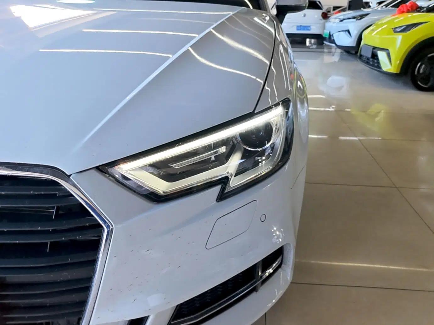 Audi A3 2018 30th Anniversary Edition Sportback 35 TFSI Fashion Model — миниатюра 8
