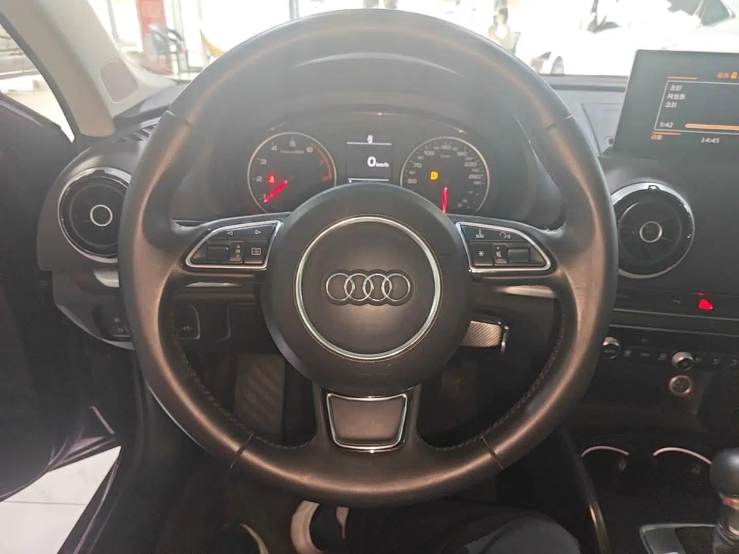 Audi A3 2015 Limousine 35 TFSI Millionth Anniversary Comfort Model — миниатюра 13