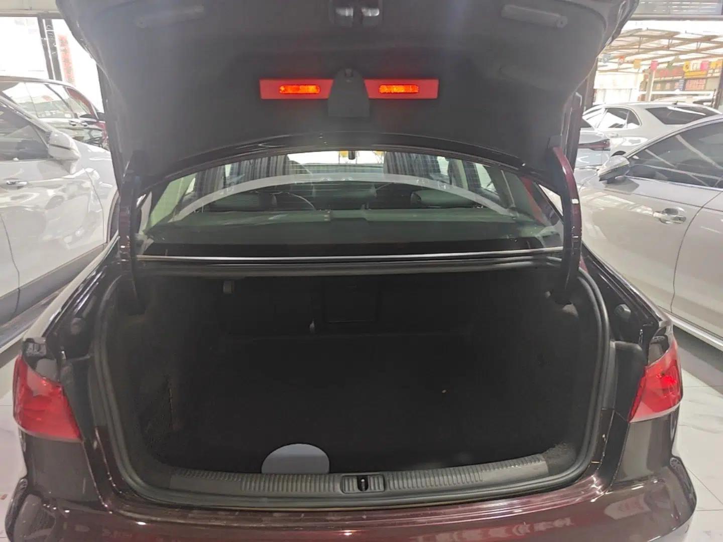Audi A3 2015 Limousine 35 TFSI Millionth Anniversary Comfort Model — миниатюра 22