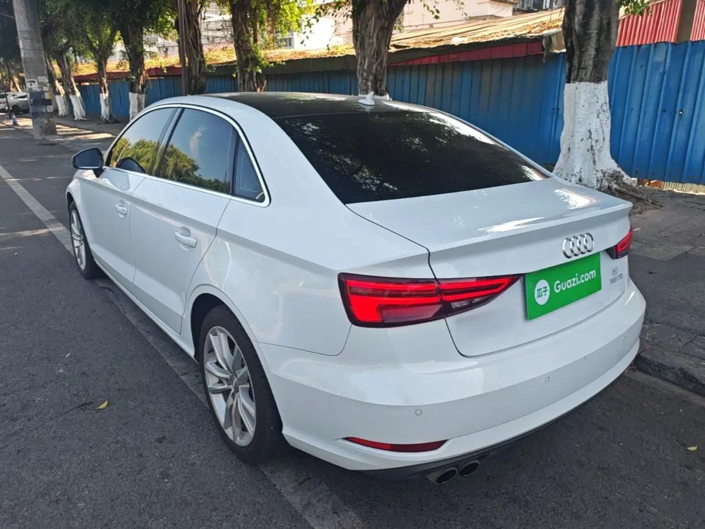 Audi A3 2018 30th Anniversary Edition Limousine 35 TFSI Ambition Model — миниатюра 4