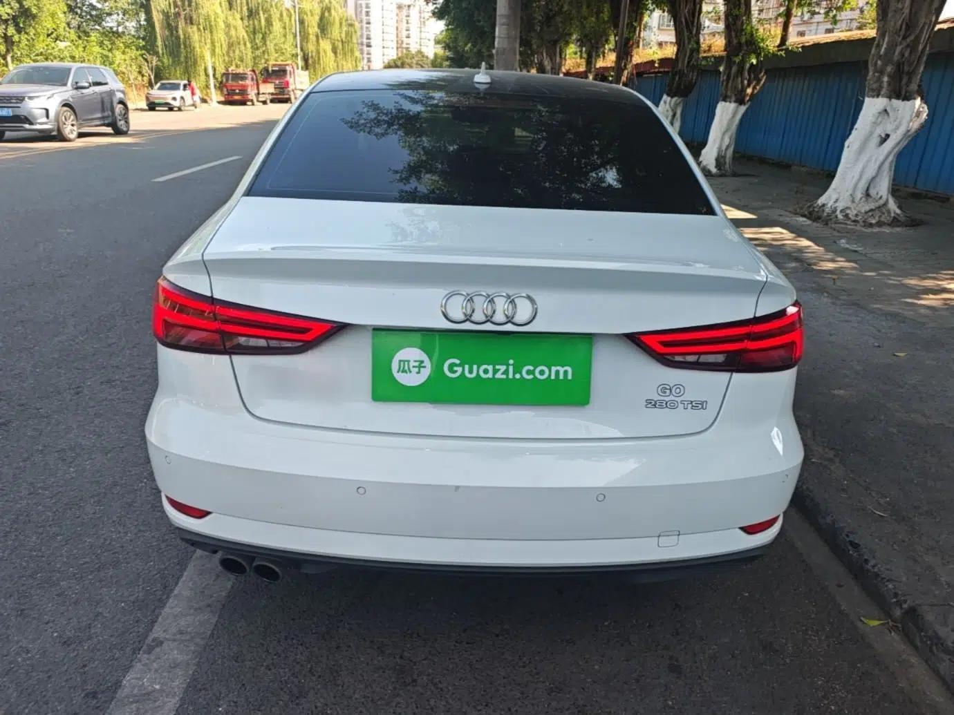 Audi A3 2018 30th Anniversary Edition Limousine 35 TFSI Ambition Model — миниатюра 5