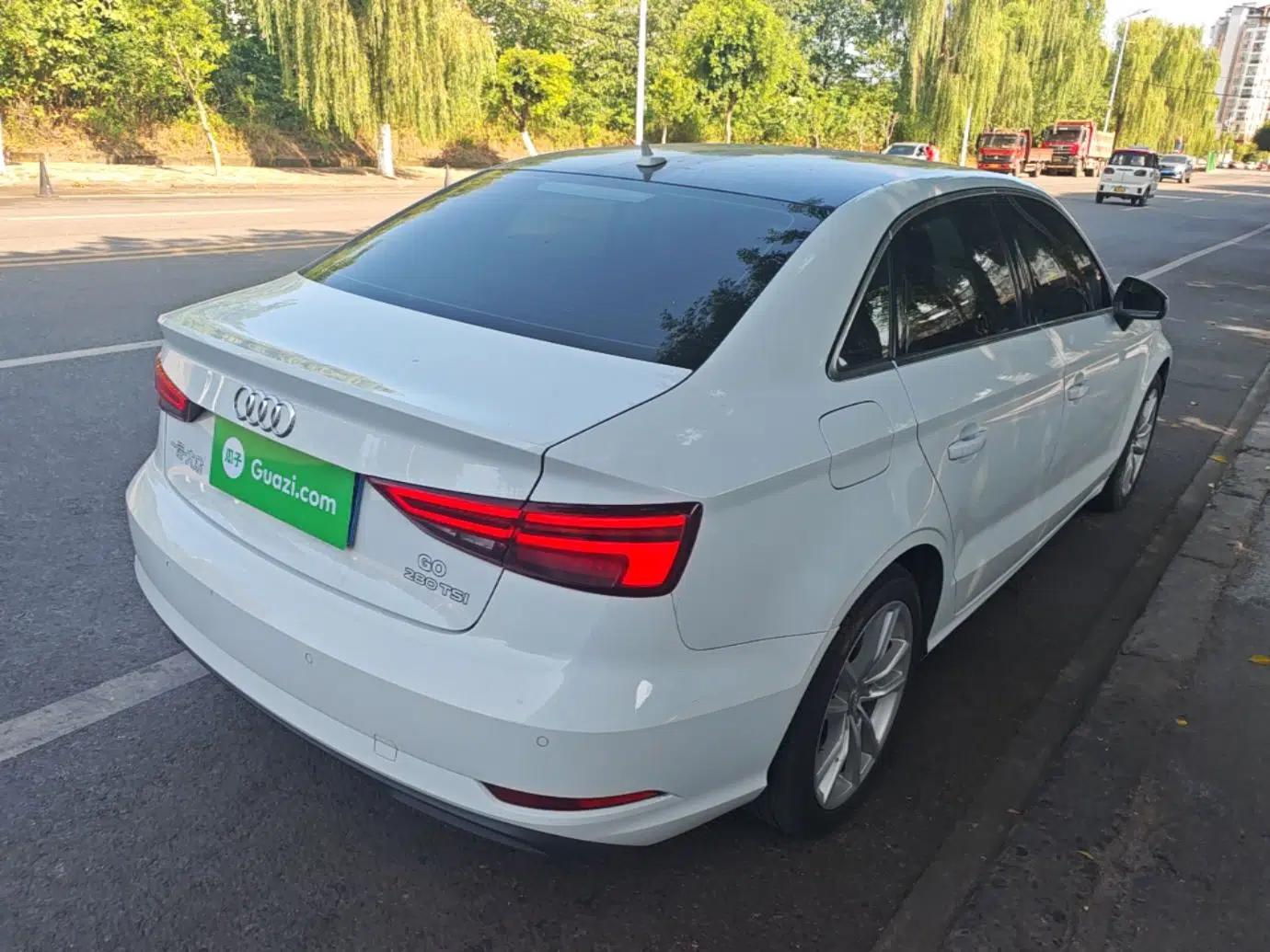 Audi A3 2018 30th Anniversary Edition Limousine 35 TFSI Ambition Model — миниатюра 6