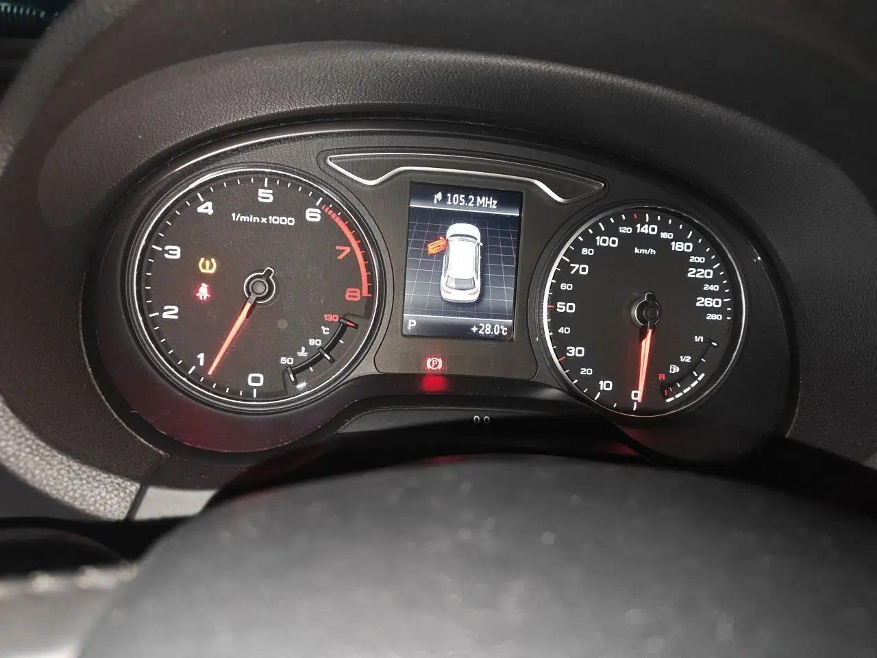 Audi A3 2014 Sportback 35 TFSI Automatic Ambition Edition — миниатюра 11