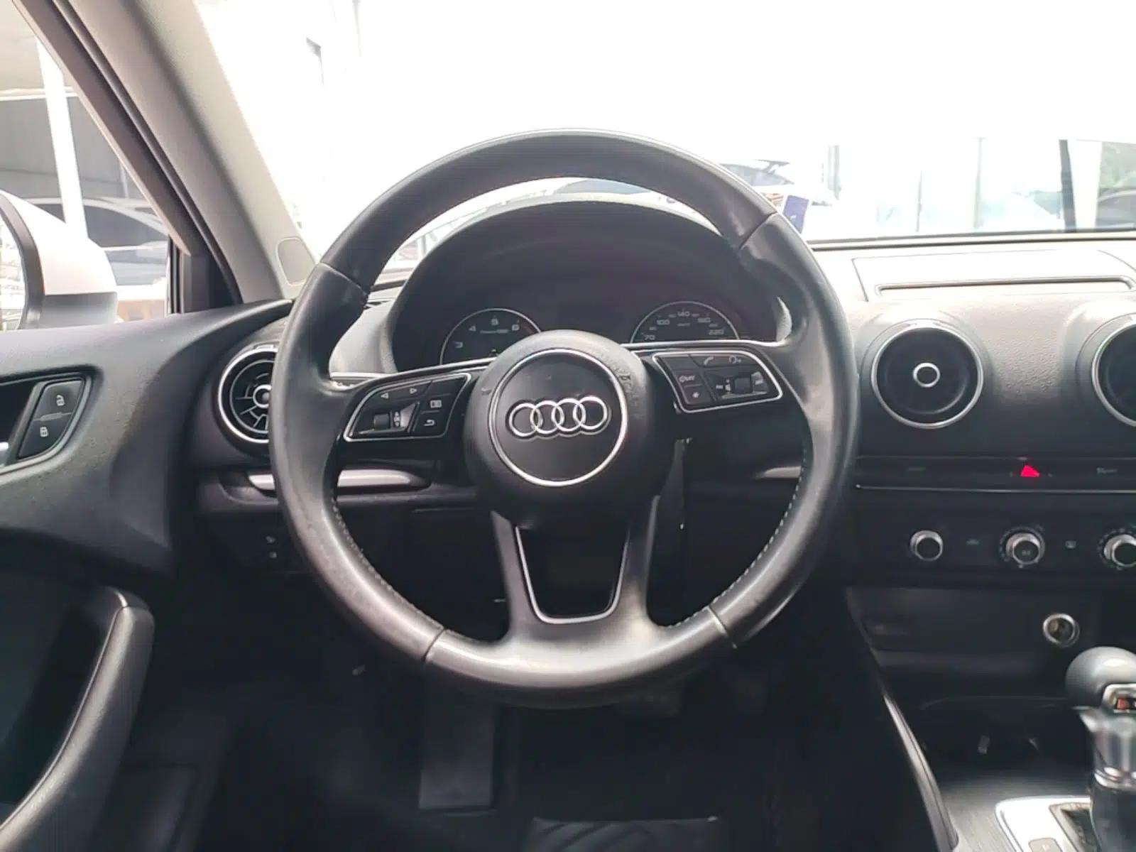 Audi A3 2019 Sportback 35 TFSI Ambition China VI — миниатюра 13