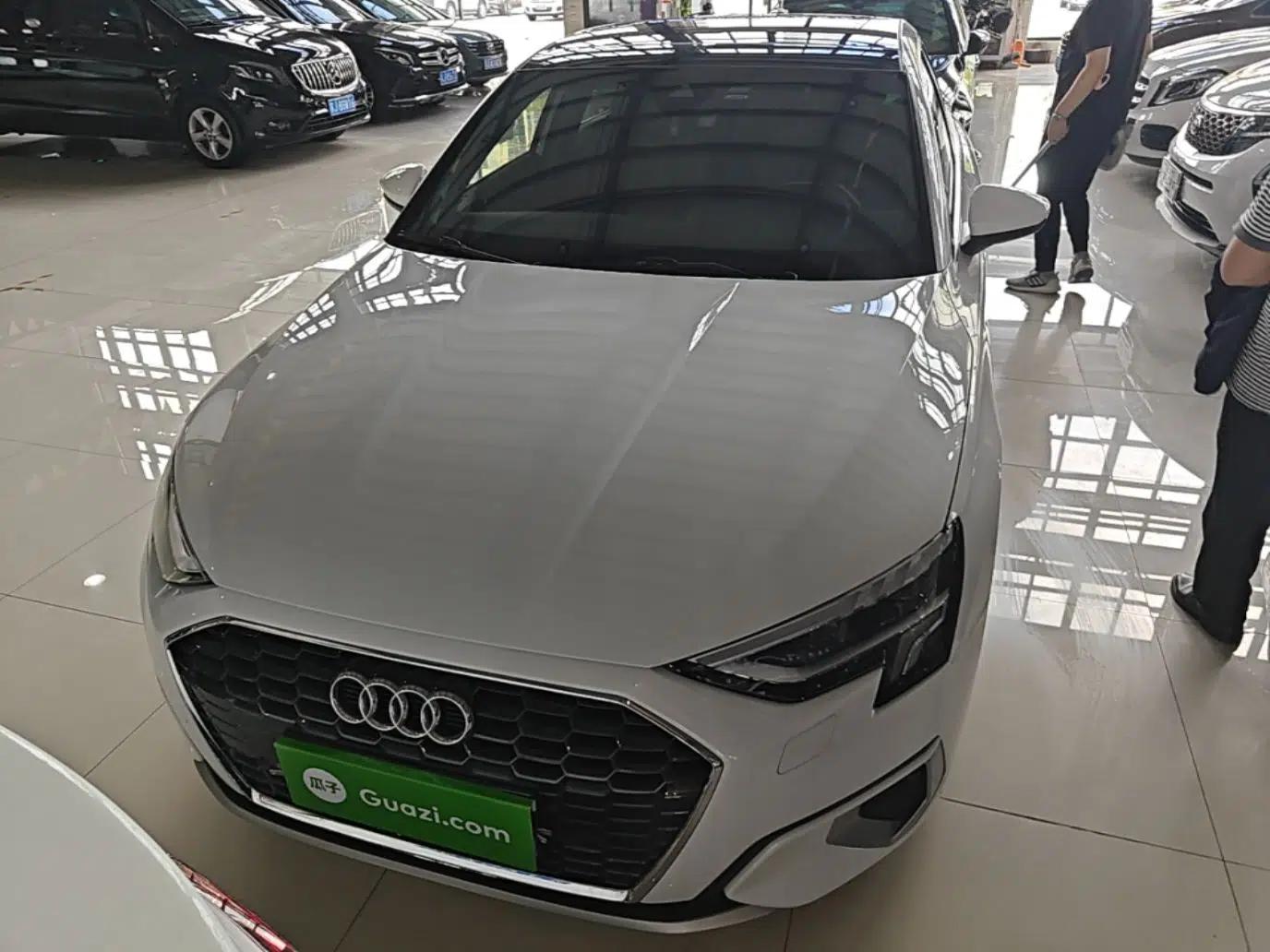 Audi A3 2021 Sportback 35 TFSI Stylish and Elegant Model — миниатюра 2