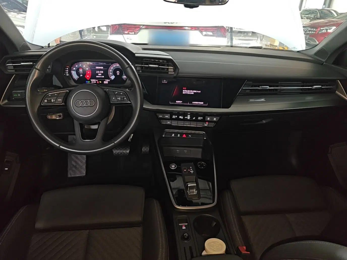 Audi A3 2021 Sportback 35 TFSI Stylish and Elegant Model — миниатюра 17
