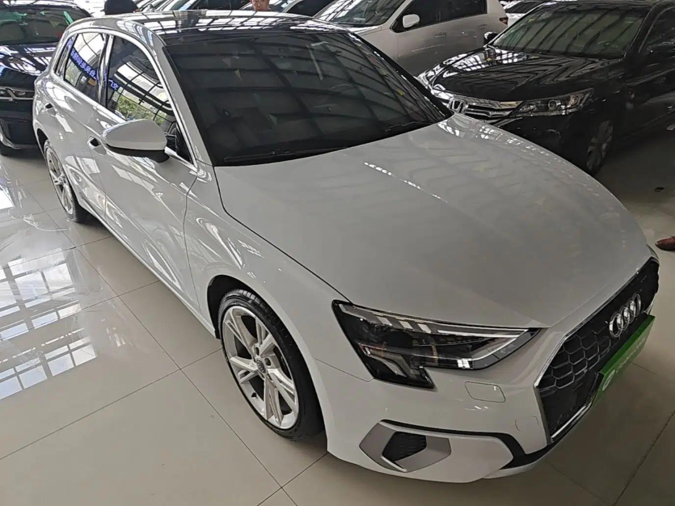 Audi A3 2021 Sportback 35 TFSI Stylish and Elegant Model — миниатюра 3