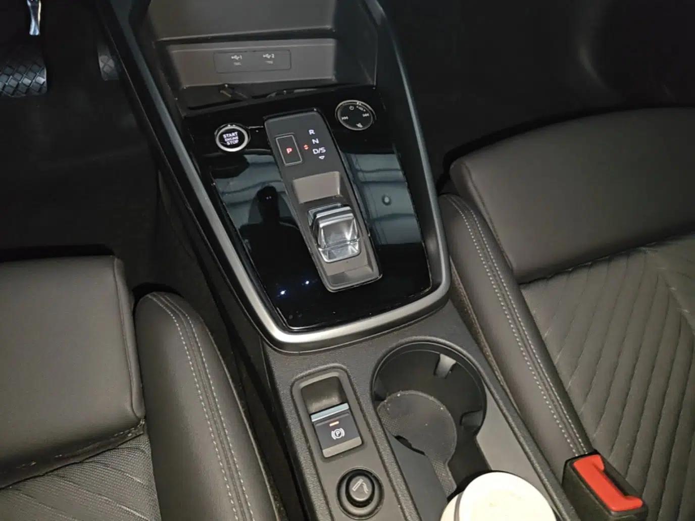 Audi A3 2021 Sportback 35 TFSI Stylish and Elegant Model — миниатюра 21