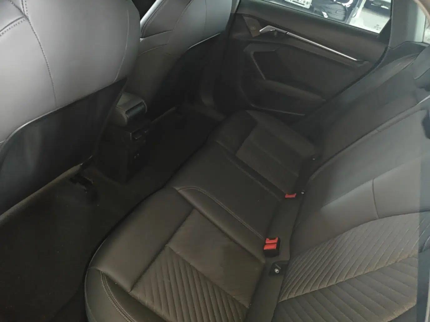 Audi A3 2021 Sportback 35 TFSI Stylish and Elegant Model — миниатюра 25