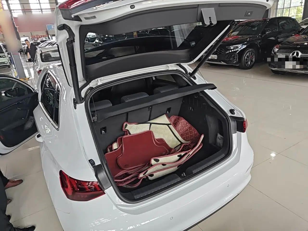 Audi A3 2021 Sportback 35 TFSI Stylish and Elegant Model — миниатюра 27