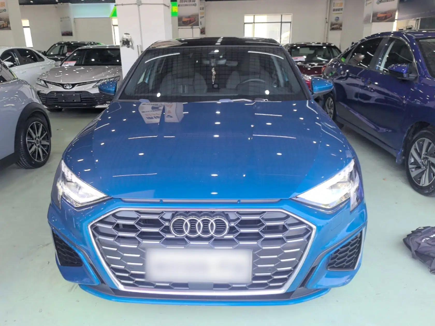 Audi A3 2021 Sportback 35 TFSI Fashionable Sports Model — миниатюра 2