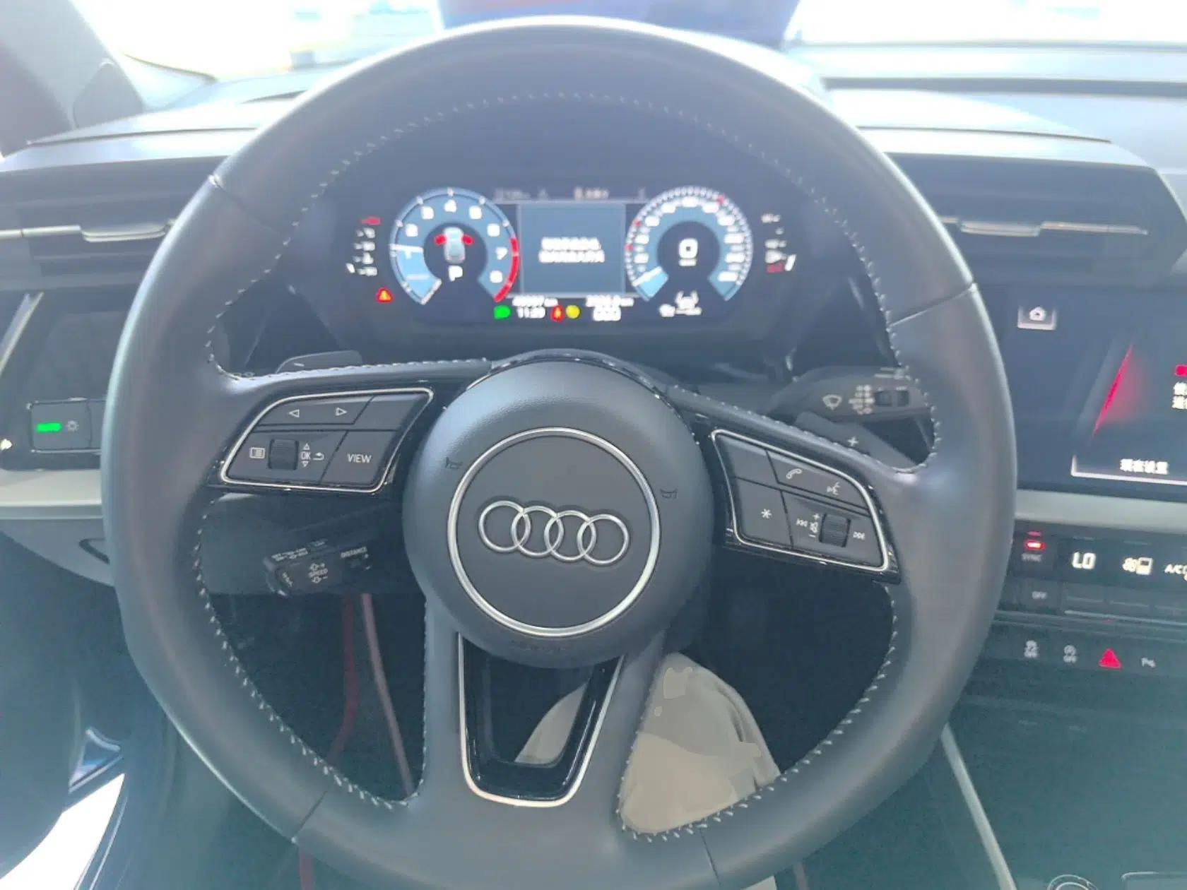 Audi A3 2021 Sportback 35 TFSI Fashionable Sports Model — миниатюра 13