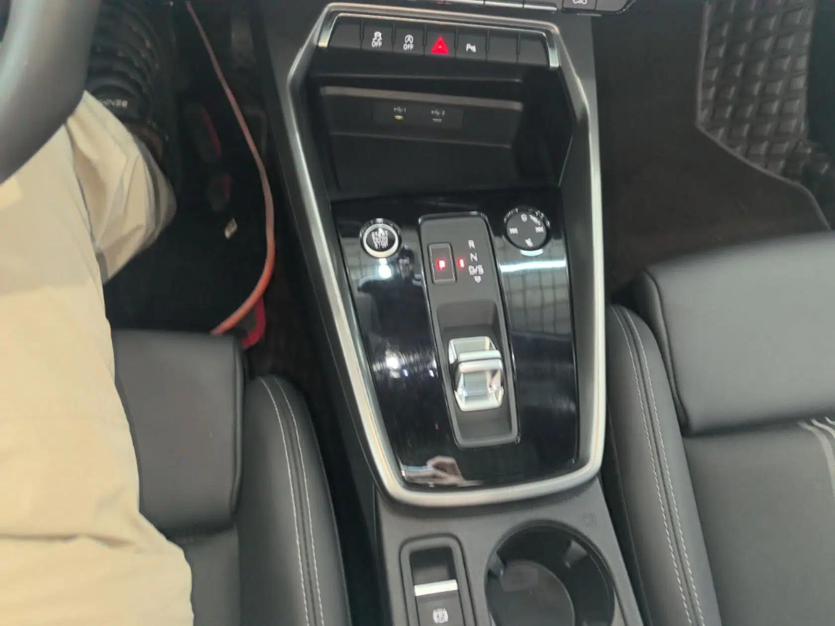 Audi A3 2021 Sportback 35 TFSI Fashionable Sports Model — миниатюра 16