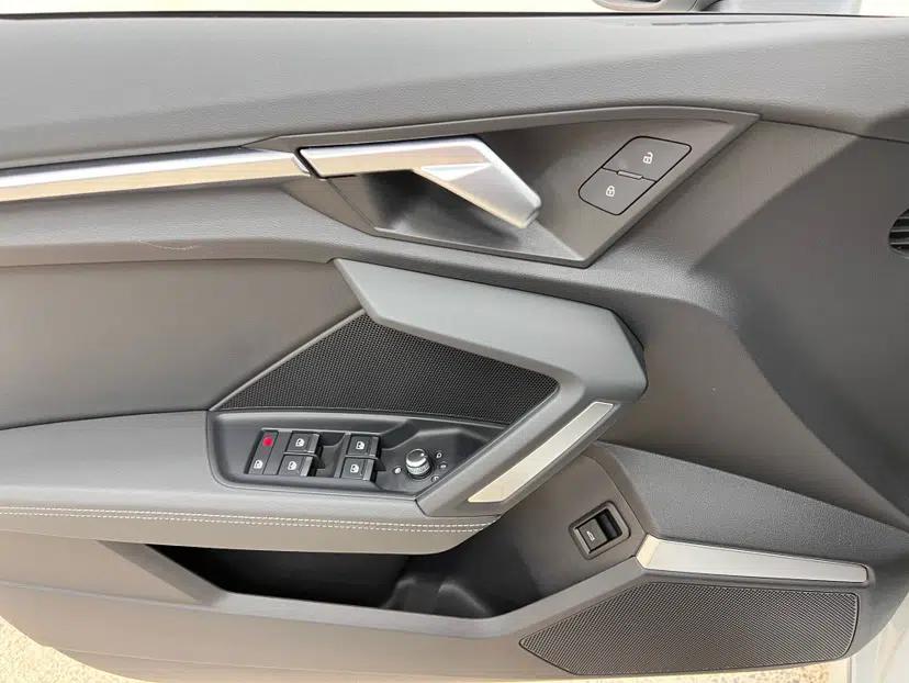 Audi A3 2025 Sportback 35TFSI Prestige Edition — миниатюра 15