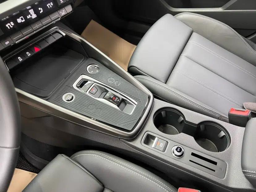 Audi A3 2025 Sportback 35TFSI Prestige Edition — миниатюра 24