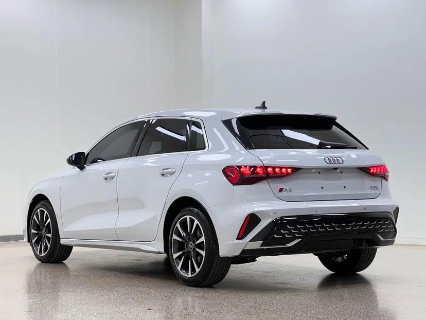 Audi A3 2025 Sportback 35TFSI Prestige Edition — миниатюра 5