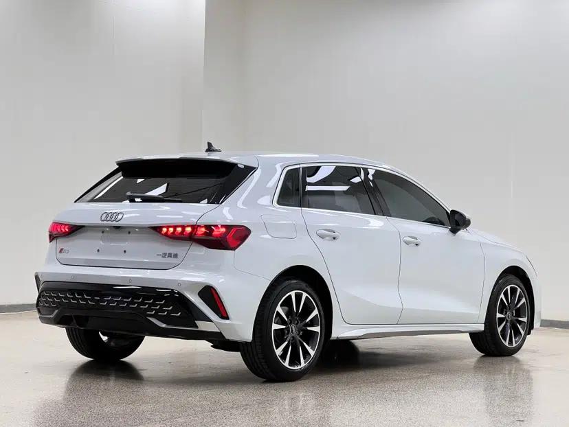 Audi A3 2025 Sportback 35TFSI Prestige Edition — миниатюра 7