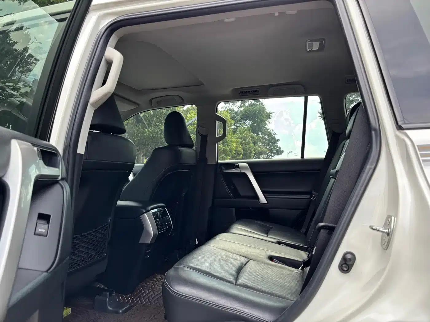 2018 Prado 3.5L Automatic TX-L with Rear-mounted Spare Tire — миниатюра 12