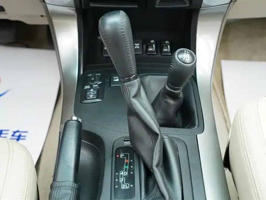 2006 Prado 4.0L Automatic VX NAVI Edition — миниатюра 21