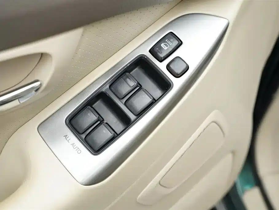 2006 Prado 4.0L Automatic VX NAVI Edition — миниатюра 28