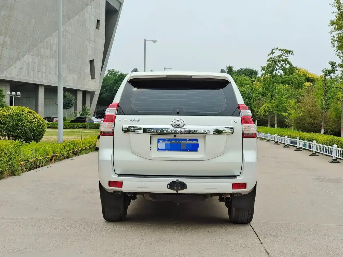 2016 Prado 2.7L Automatic Standard Edition — миниатюра 10