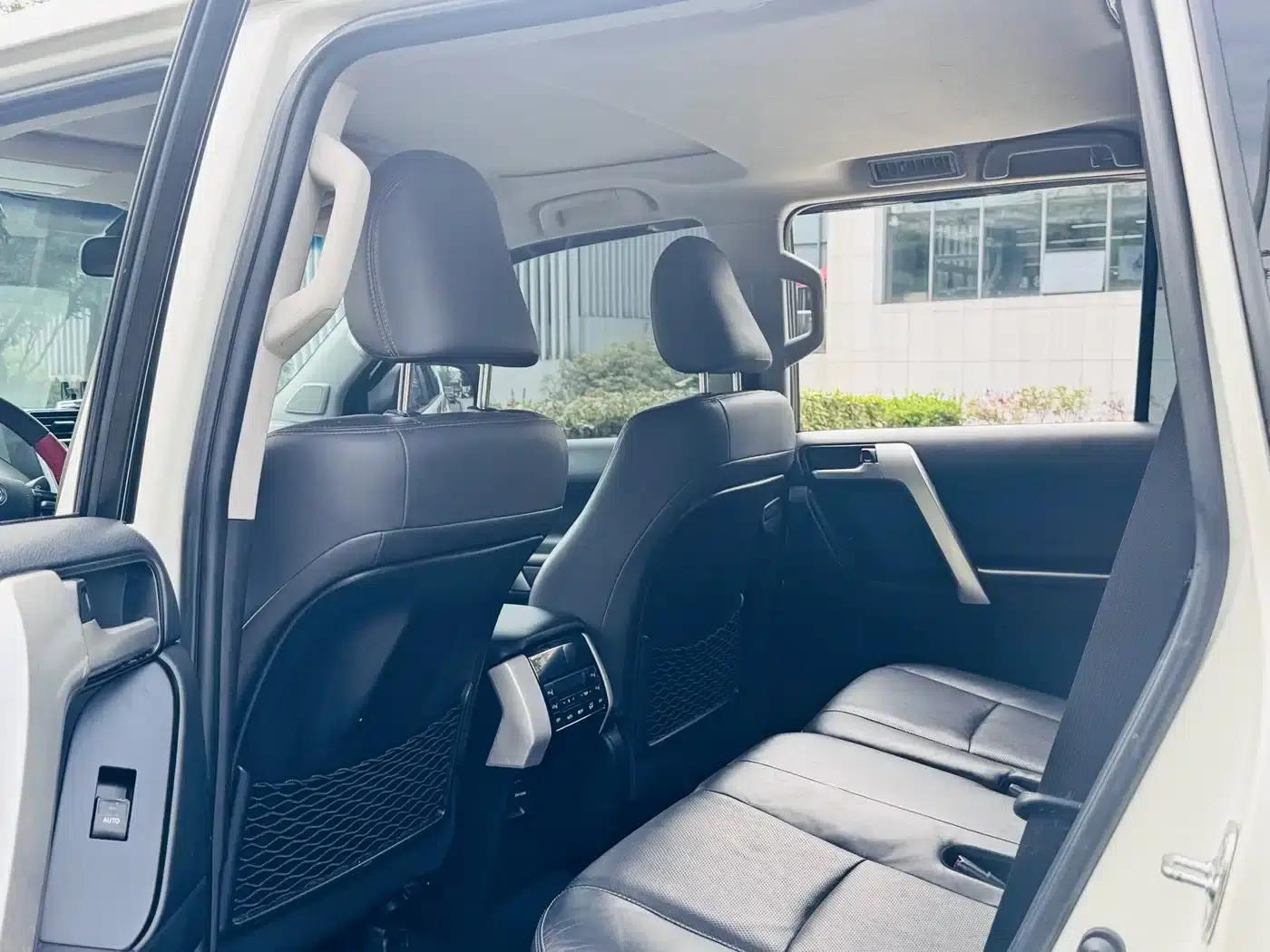 2019 Prado 3.5L Automatic TX-L Premium Edition with Rear-mounted Spare Tire — миниатюра 5