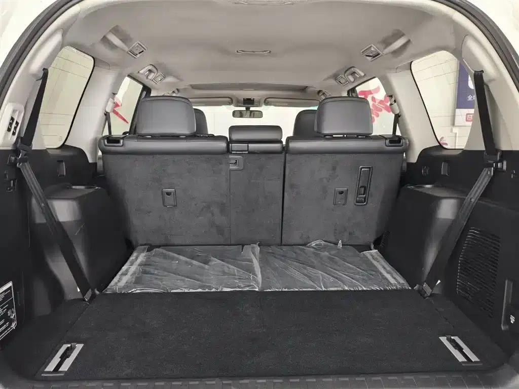 2019 Prado 3.5L Automatic TX-L Premium Edition with Rear-mounted Spare Tire — миниатюра 17