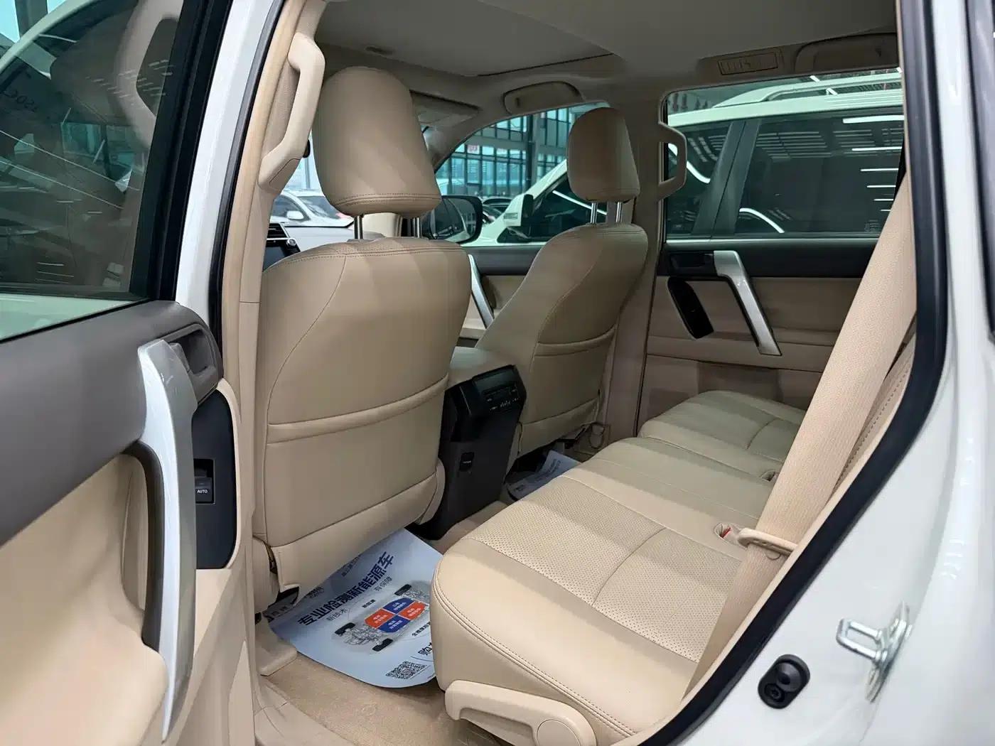 2019 Prado (Imported) 4.0L Automatic — миниатюра 9