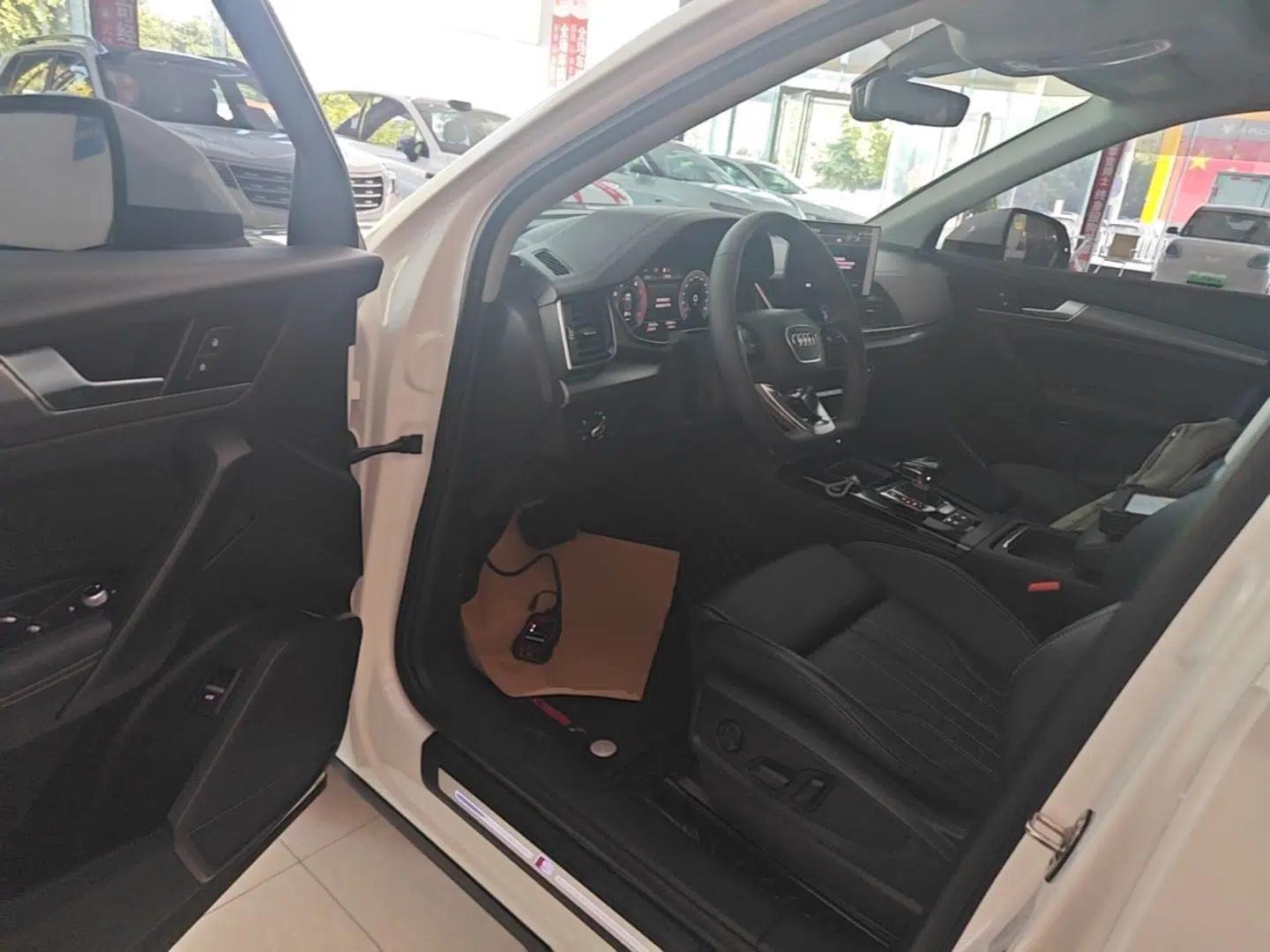 Audi Q5L 2022 Updated 40T Luxury Dynamic Edition — миниатюра 18