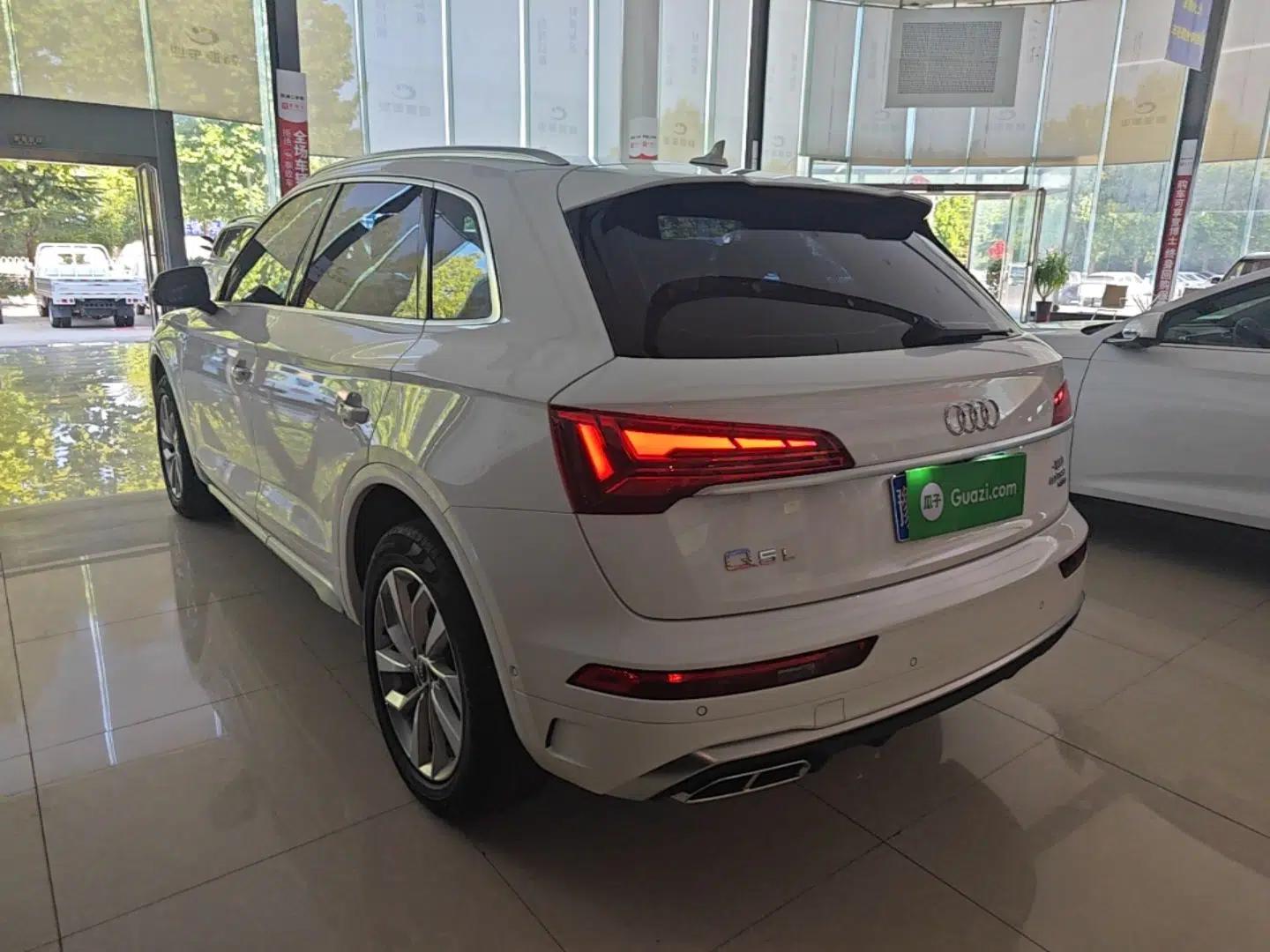 Audi Q5L 2022 Updated 40T Luxury Dynamic Edition — миниатюра 4