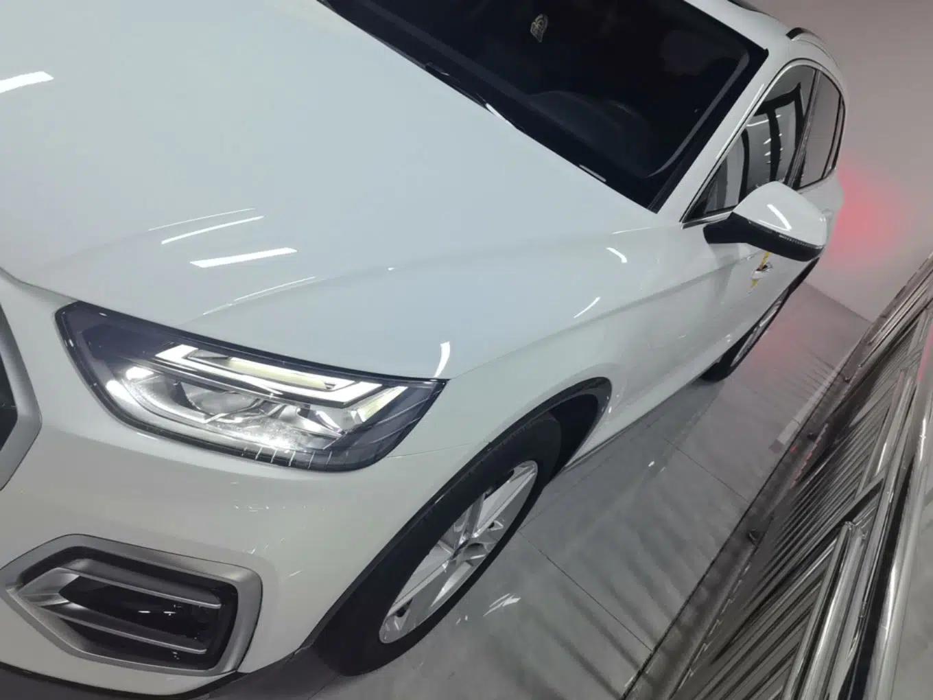 Audi Q5L 2022 40T Fashionable and Elegant Model — миниатюра 1