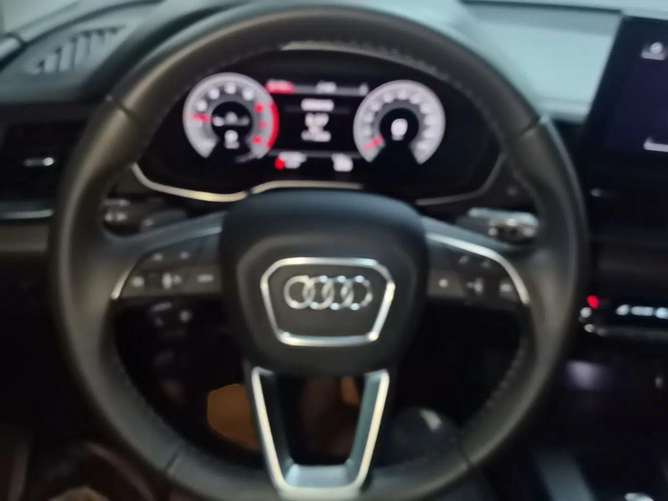 Audi Q5L 2022 40T Fashionable and Elegant Model — миниатюра 18