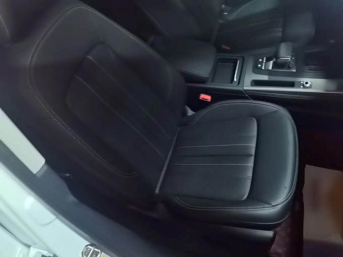 Audi Q5L 2022 40T Fashionable and Elegant Model — миниатюра 24