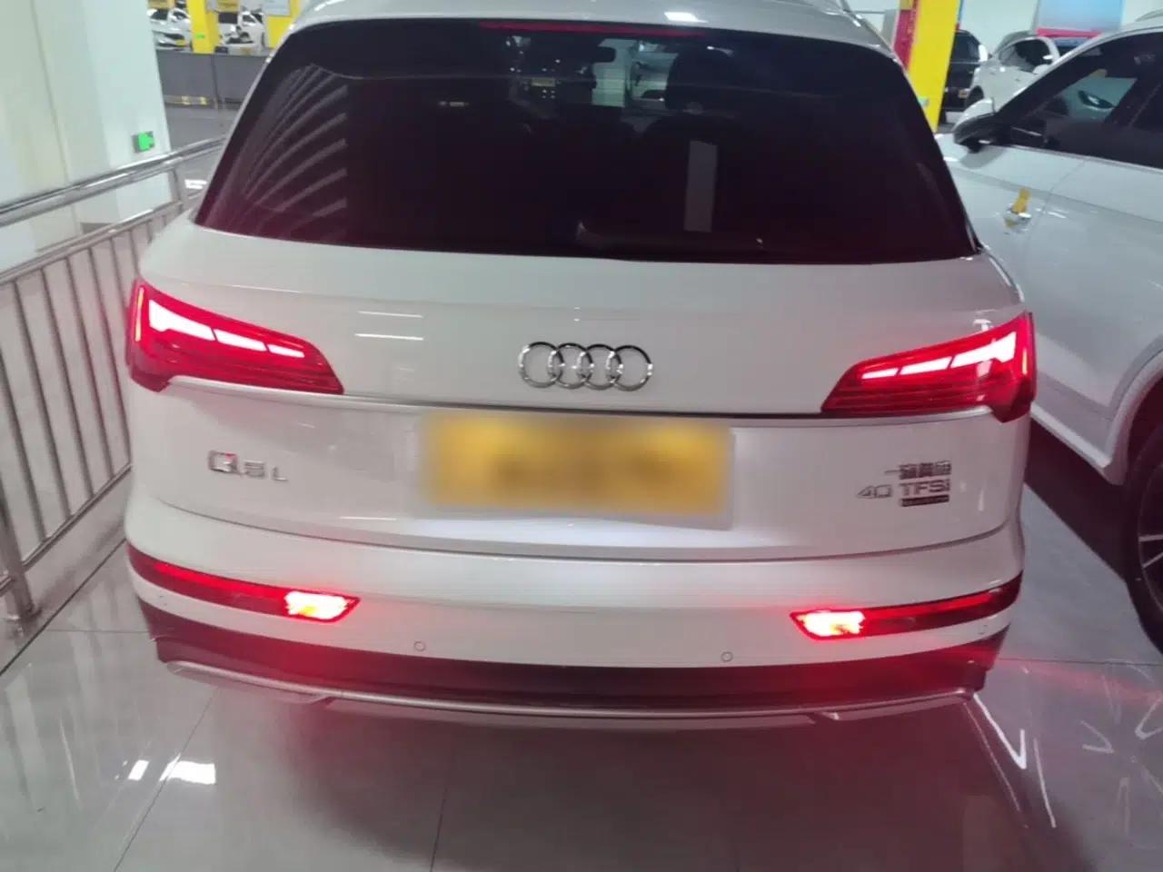 Audi Q5L 2022 40T Fashionable and Elegant Model — миниатюра 5