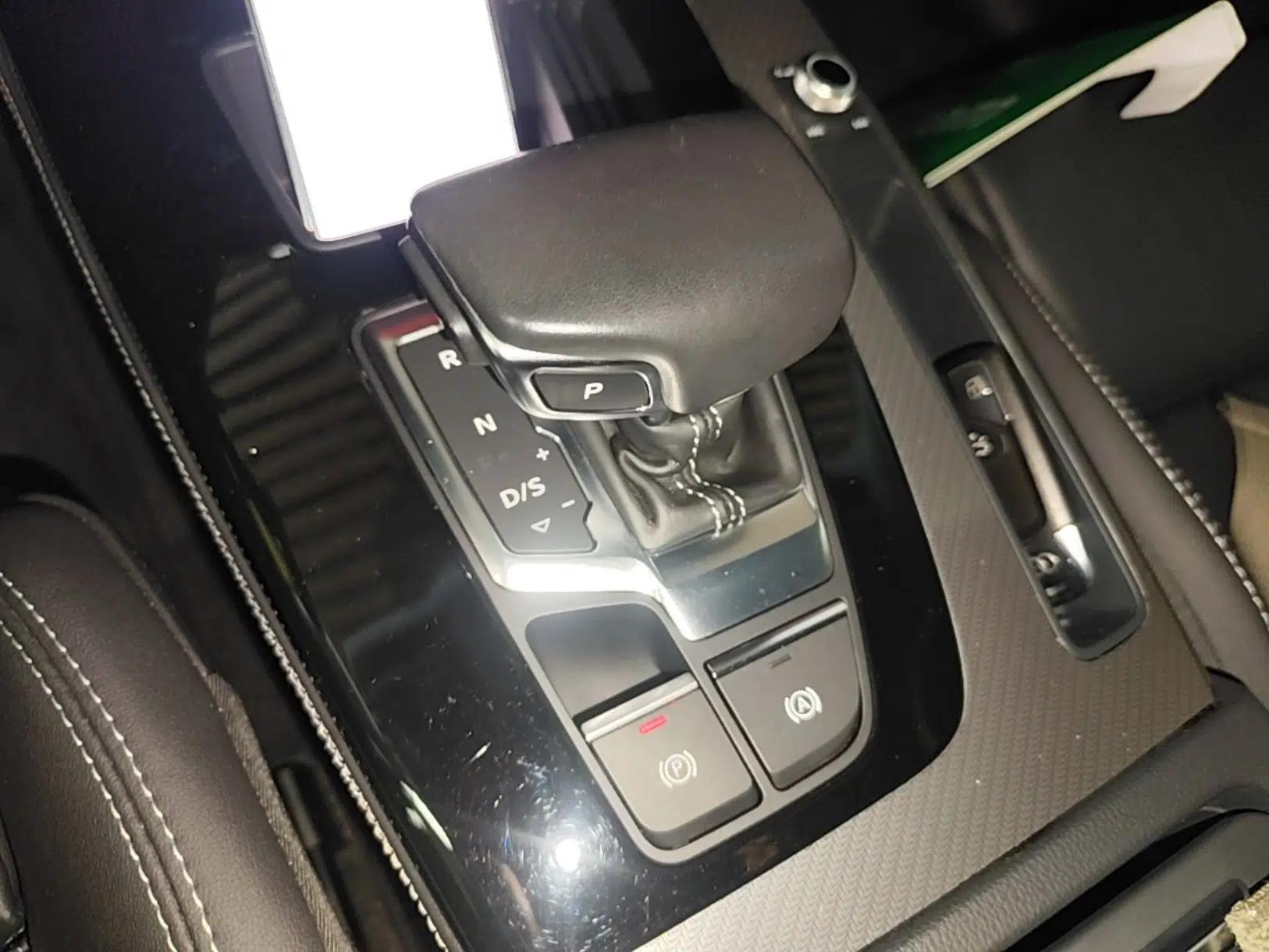 Audi Q5L 2022 Updated 40T Luxury Dynamic Edition — миниатюра 16