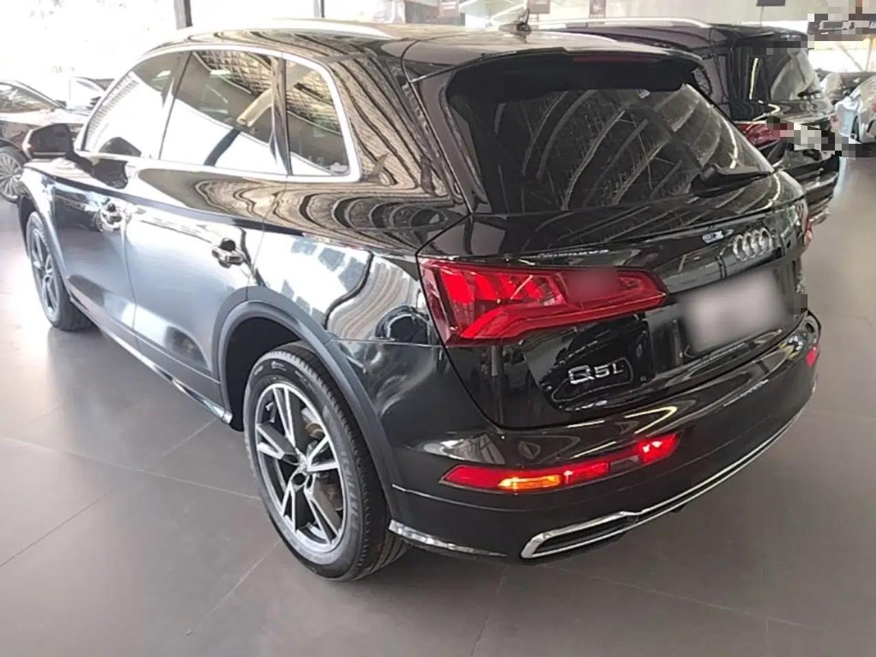 Audi Q5L 2020 Updated 40 TFSI Prestige Fashion Edition — миниатюра 4