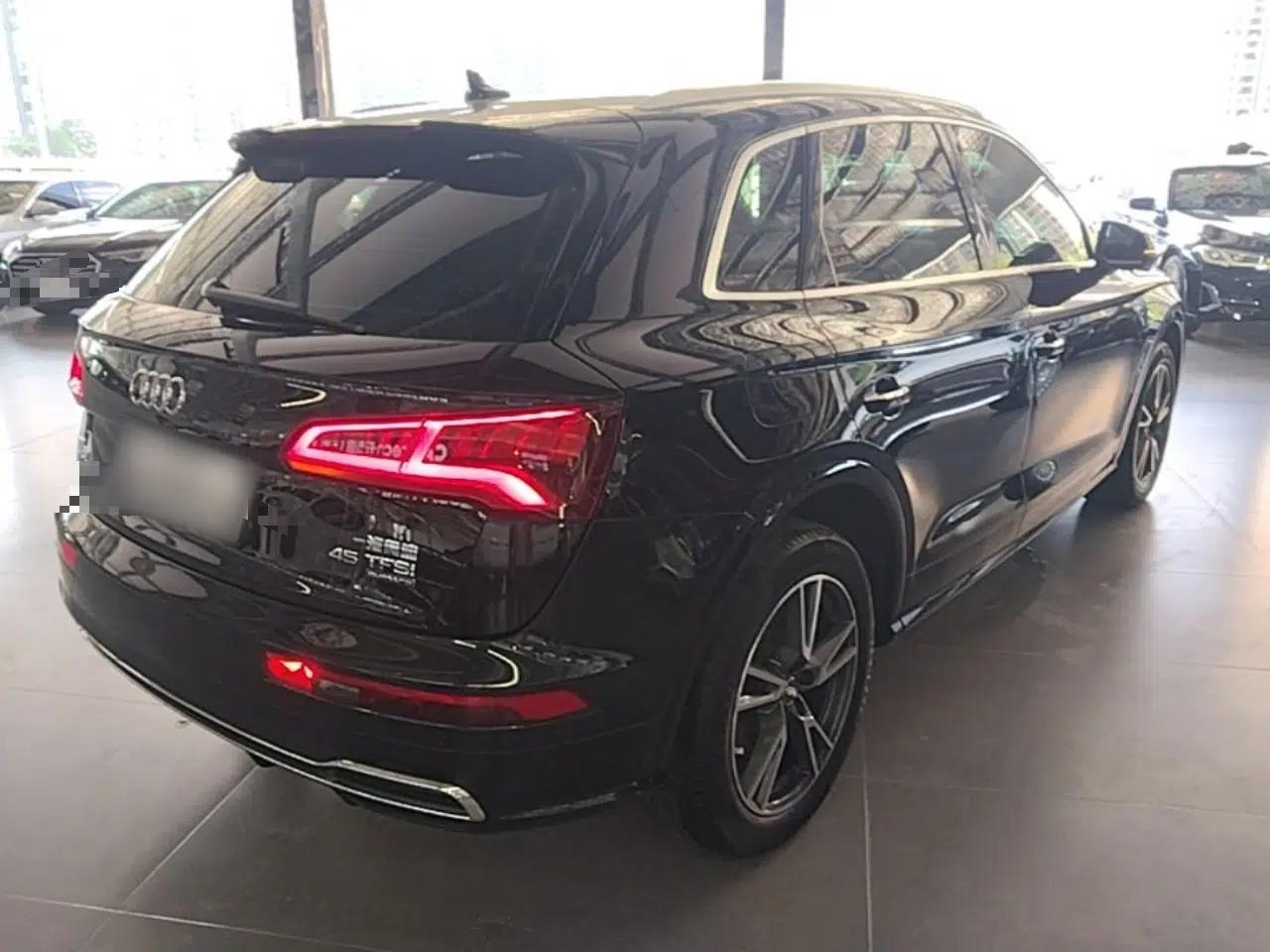 Audi Q5L 2020 Updated 40 TFSI Prestige Fashion Edition — миниатюра 6