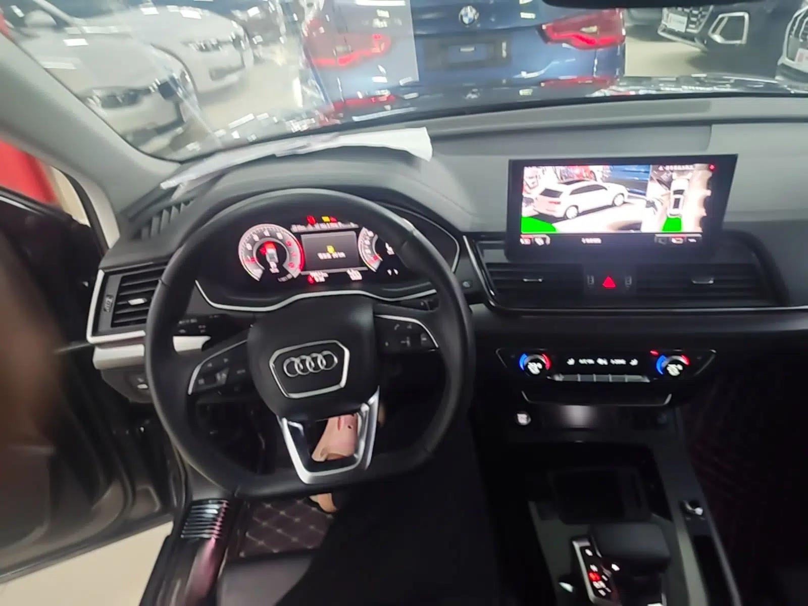 Audi Q5L 2022 40T Luxury Dynamic Model — миниатюра 13