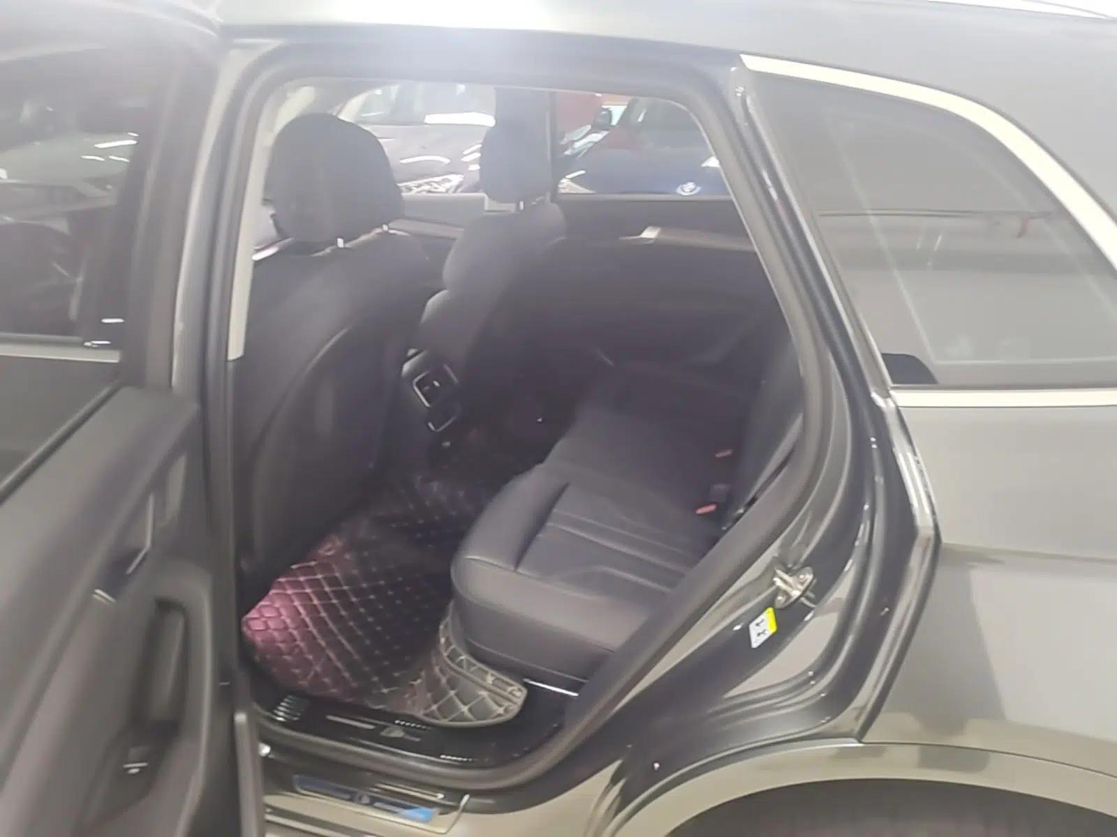 Audi Q5L 2022 40T Luxury Dynamic Model — миниатюра 20