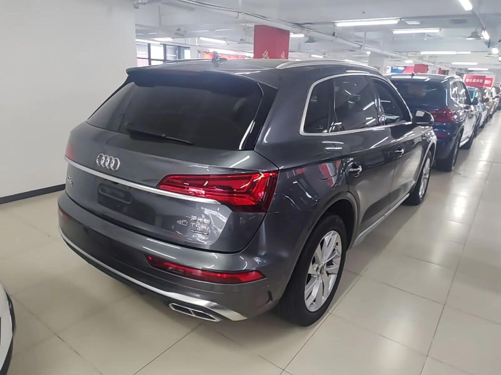 Audi Q5L 2022 40T Luxury Dynamic Model — миниатюра 6