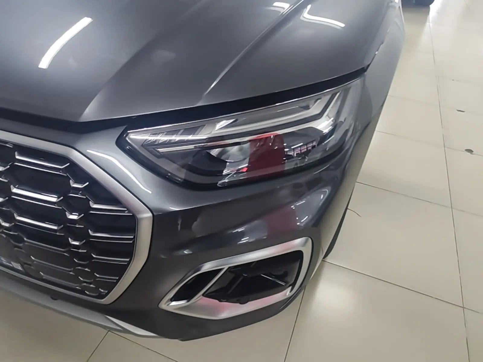 Audi Q5L 2022 40T Luxury Dynamic Model — миниатюра 8