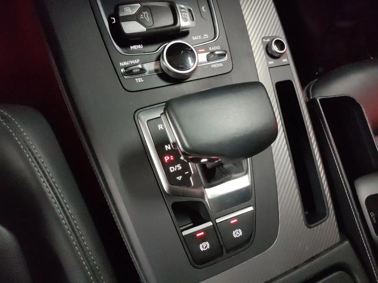 Audi Q5L 2020 45 TFSI Prestige Fashion Model — миниатюра 14