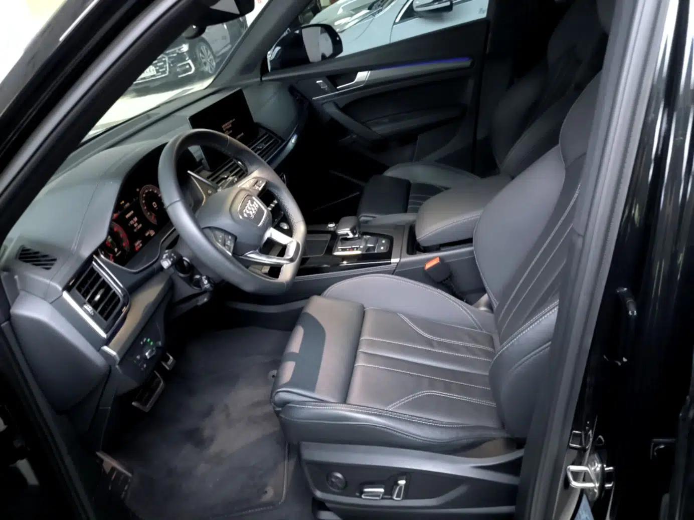 Audi Q5L 2023 40T Luxury Dynamic Model — миниатюра 17