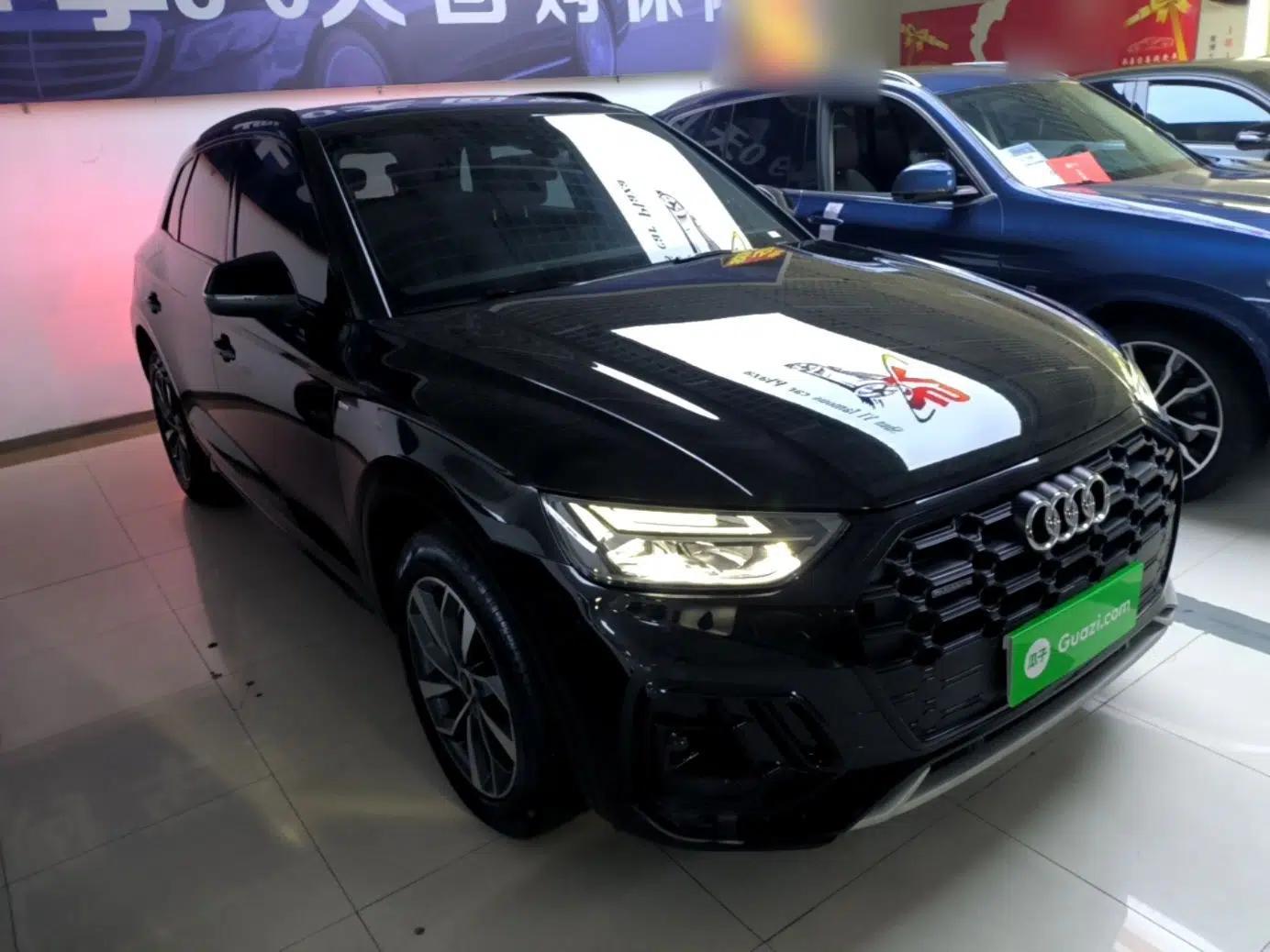 Audi Q5L 2023 40T Luxury Dynamic Model — миниатюра 3