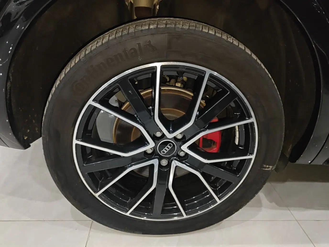 Audi Q5L 2024 45 TFSI Luxury Dynamic Model — миниатюра 11
