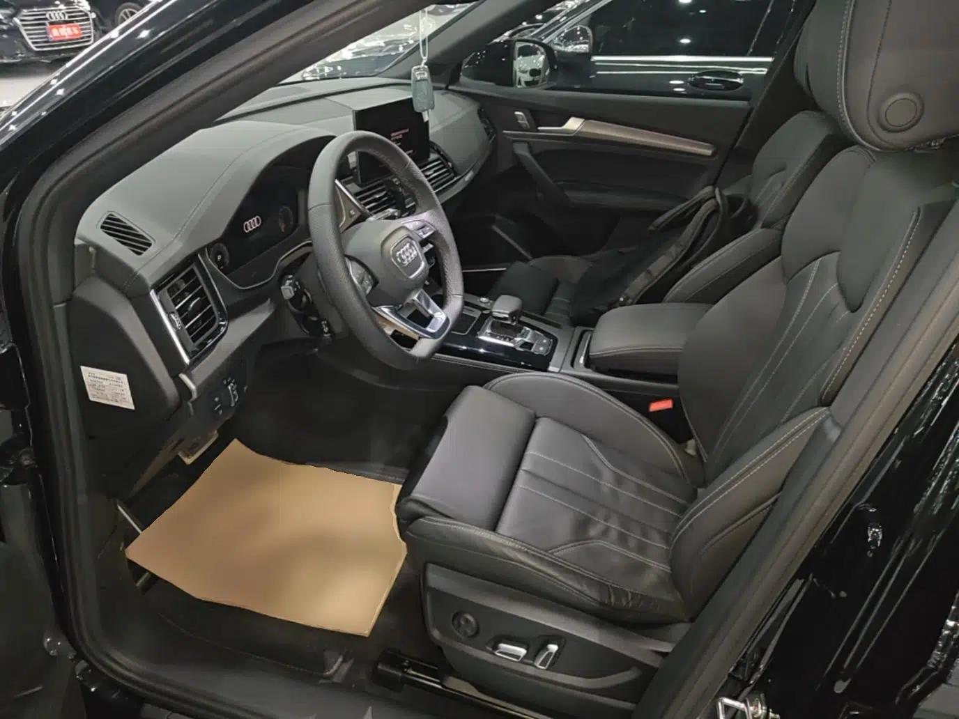 Audi Q5L 2024 45 TFSI Luxury Dynamic Model — миниатюра 17