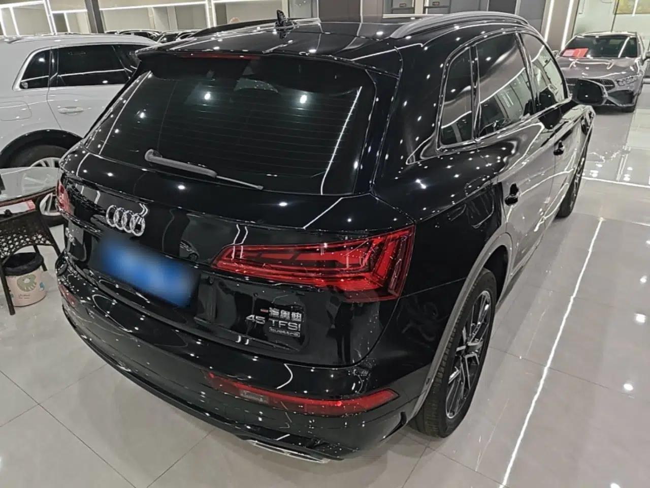 Audi Q5L 2024 45 TFSI Luxury Dynamic Model — миниатюра 6