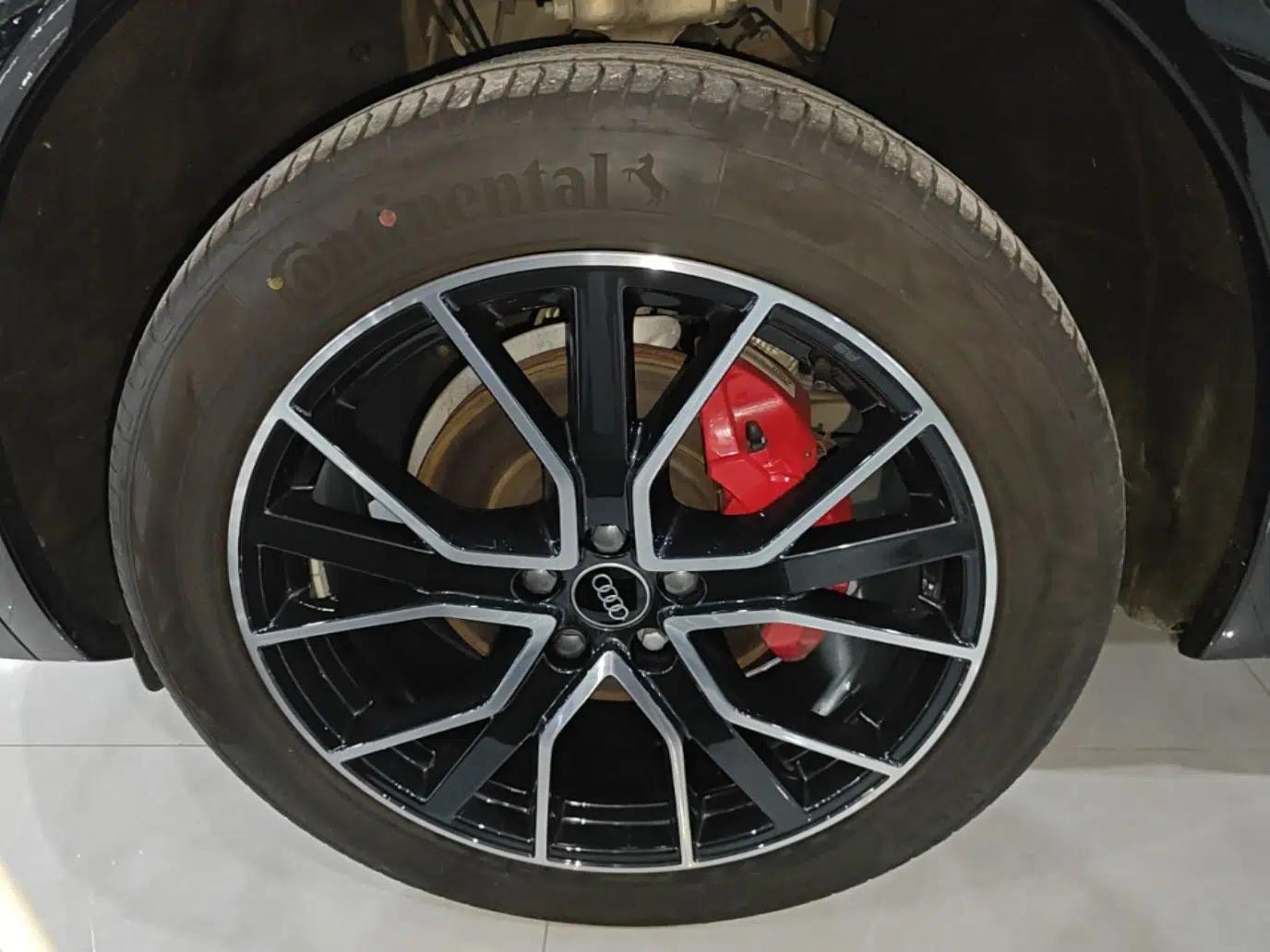 Audi Q5L 2024 45 TFSI Luxury Dynamic Model — миниатюра 10