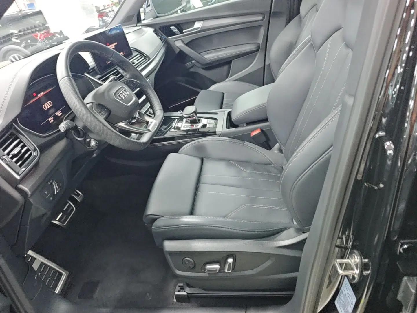 Audi Q5L 2025 quattro 45th Anniversary Edition 45 TFSI Luxury Dynamic Model — миниатюра 17