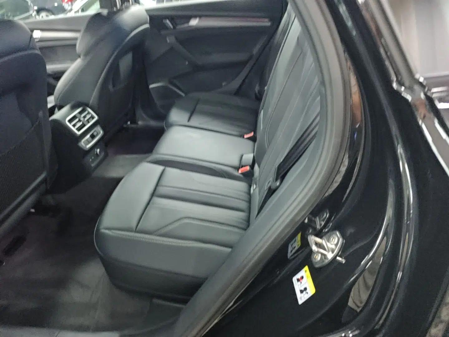 Audi Q5L 2025 quattro 45th Anniversary Edition 45 TFSI Luxury Dynamic Model — миниатюра 20
